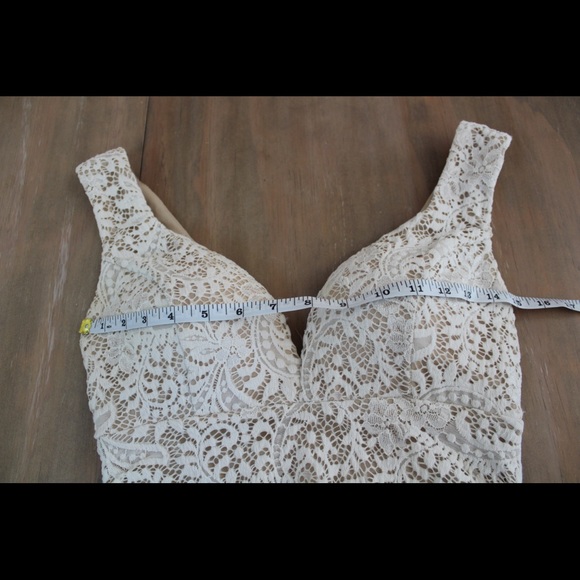 Emerald Sundae White Lace Overlay Bodycon Dress - Picture 6 of 8